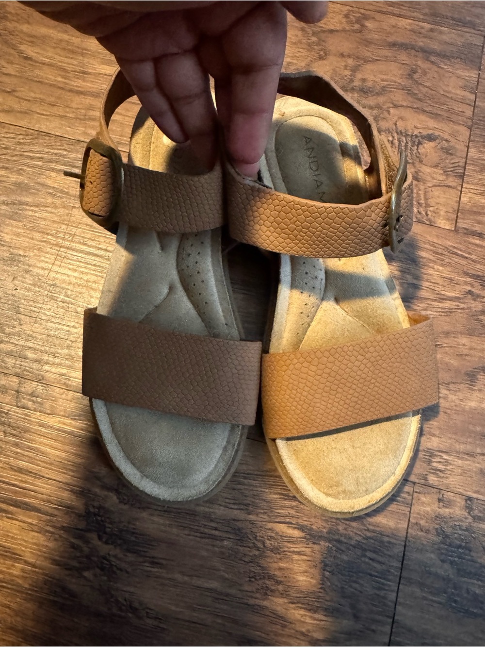 Women’s Two-Strap Comfort Sandals in Brown/Tan